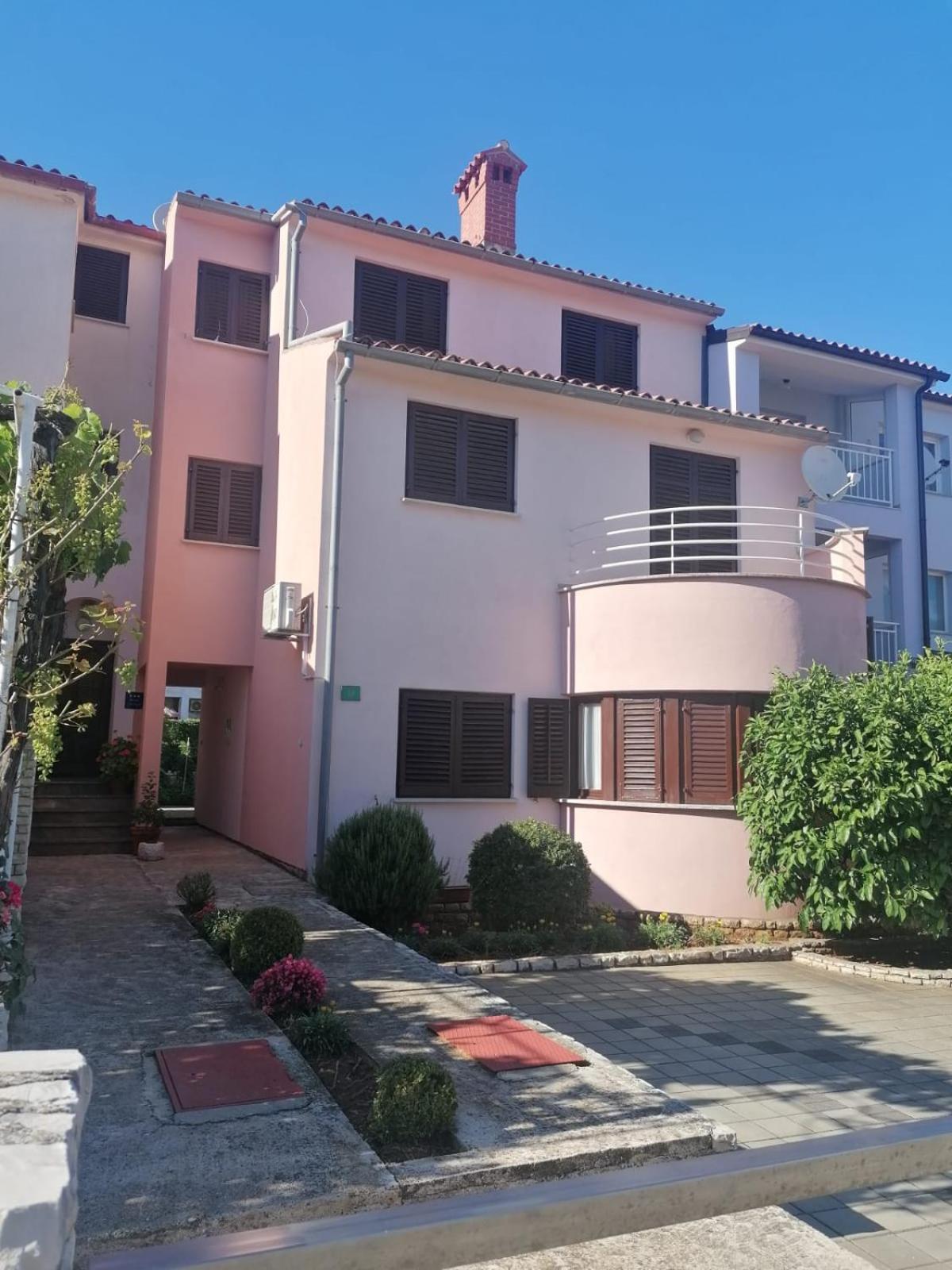 Lorena Apartments In Pula Exterior photo