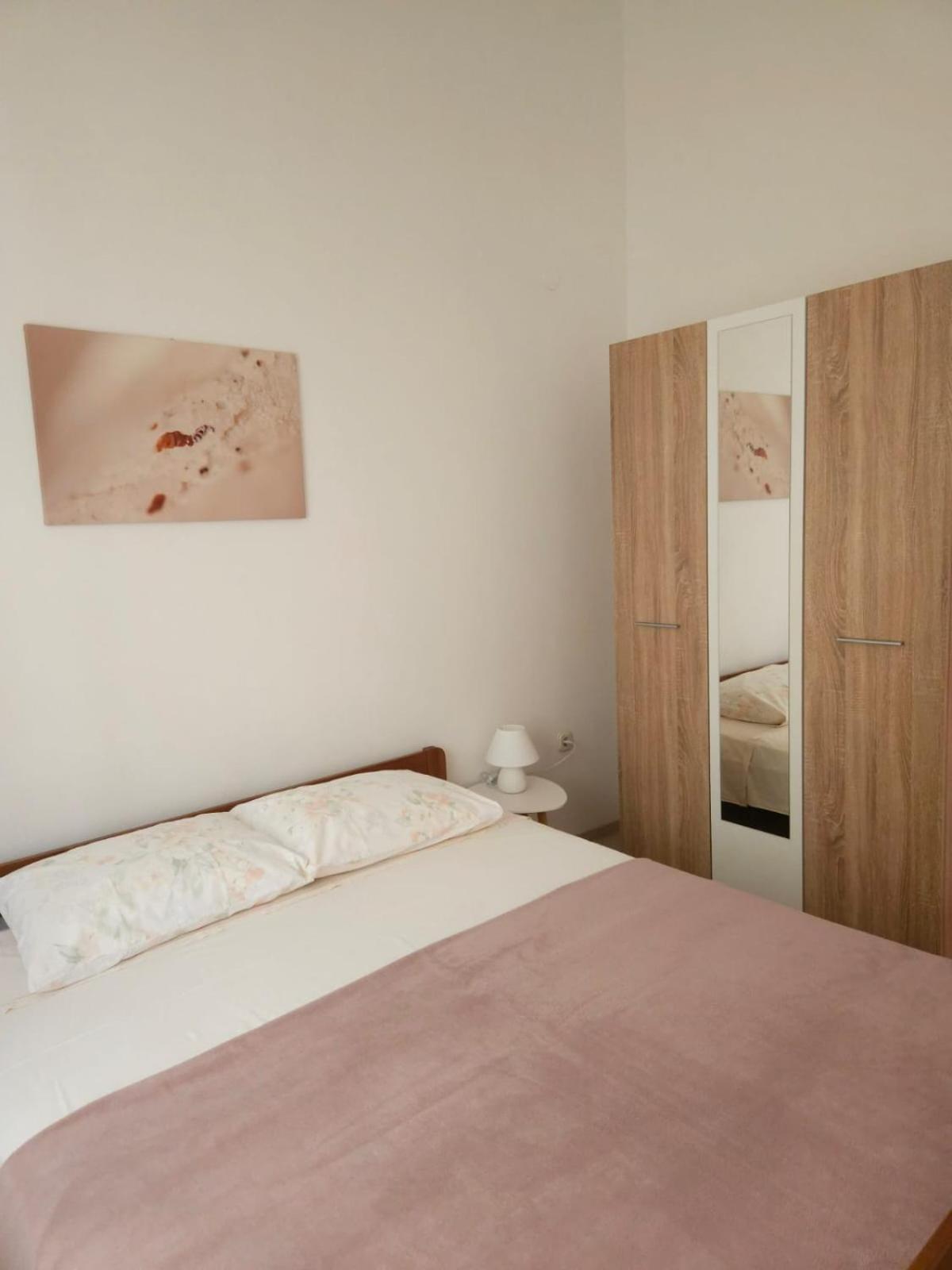 Lorena Apartments In Pula Exterior photo